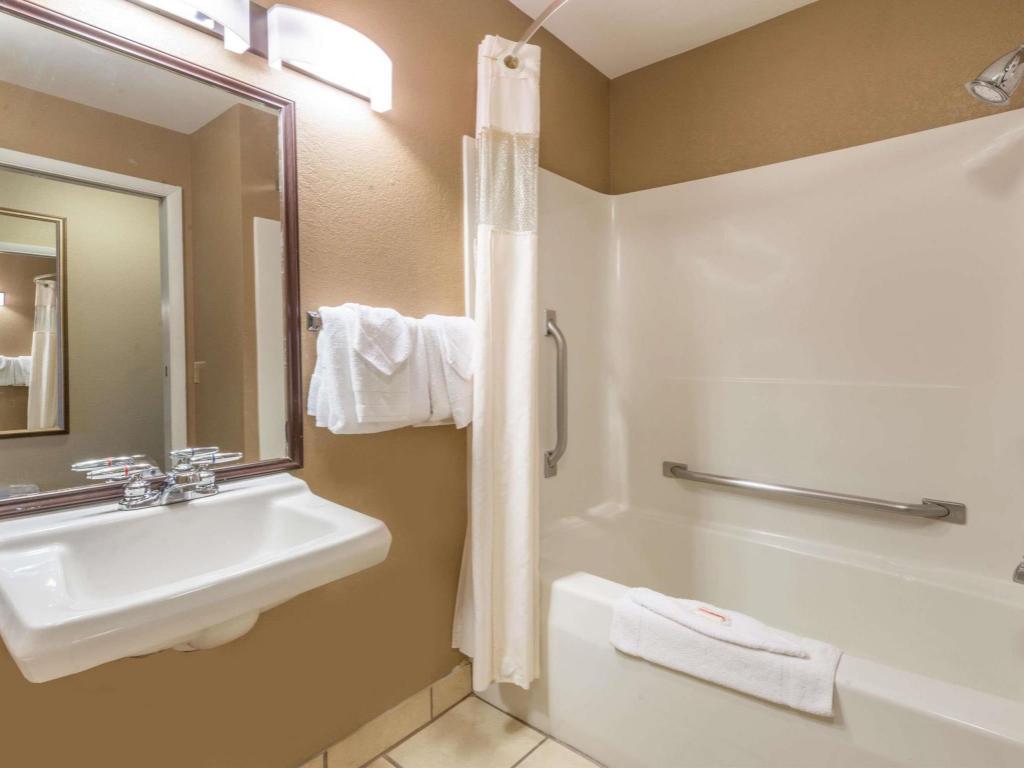 Baymont by Wyndham Lancaster