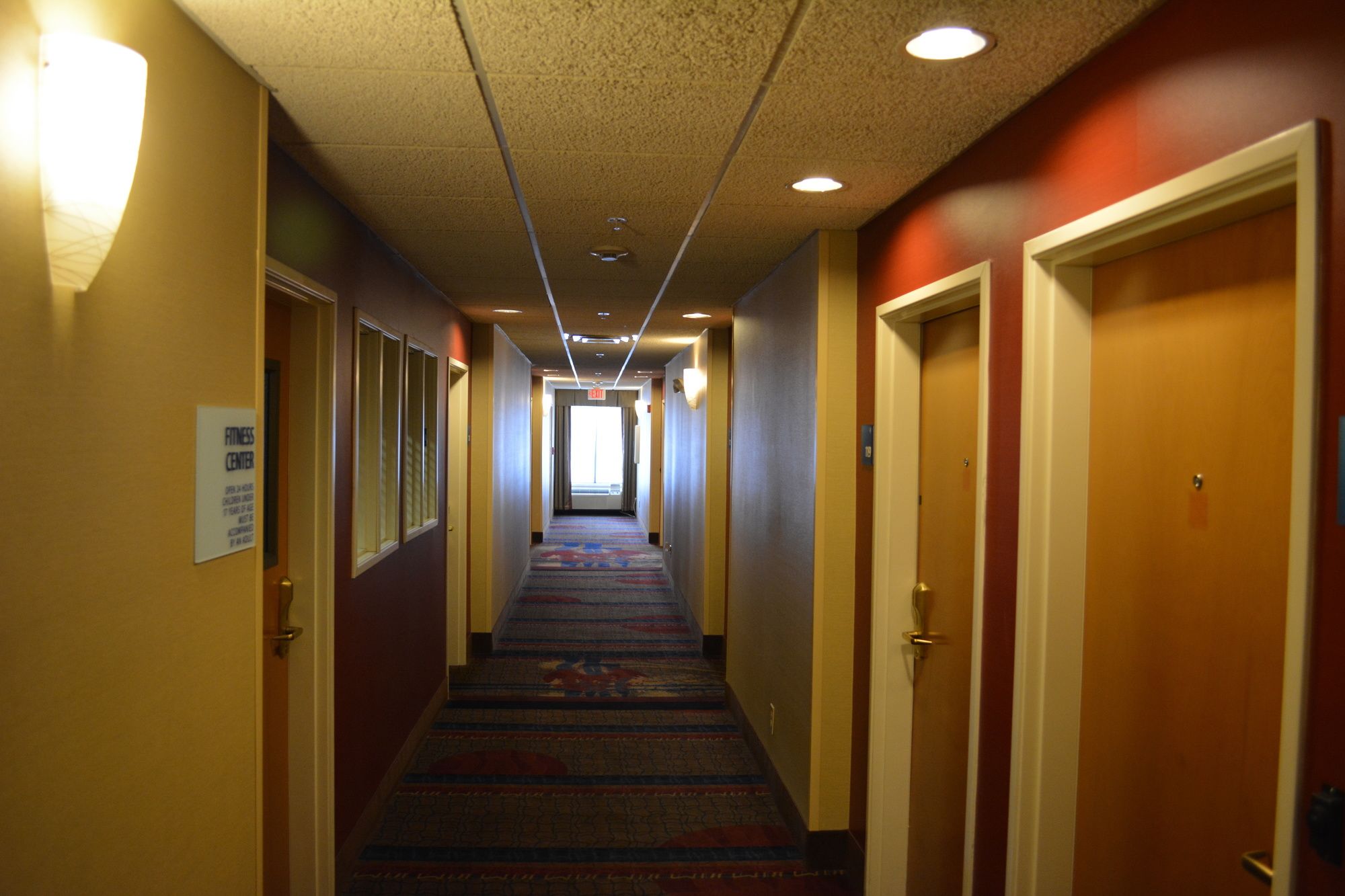 Holiday Inn Express & Suites Lancaster