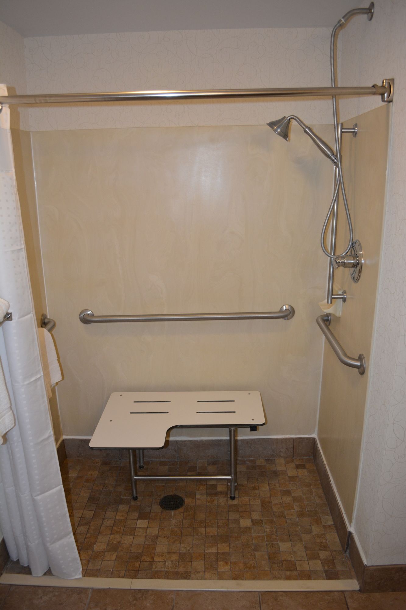 Holiday Inn Express & Suites Lancaster