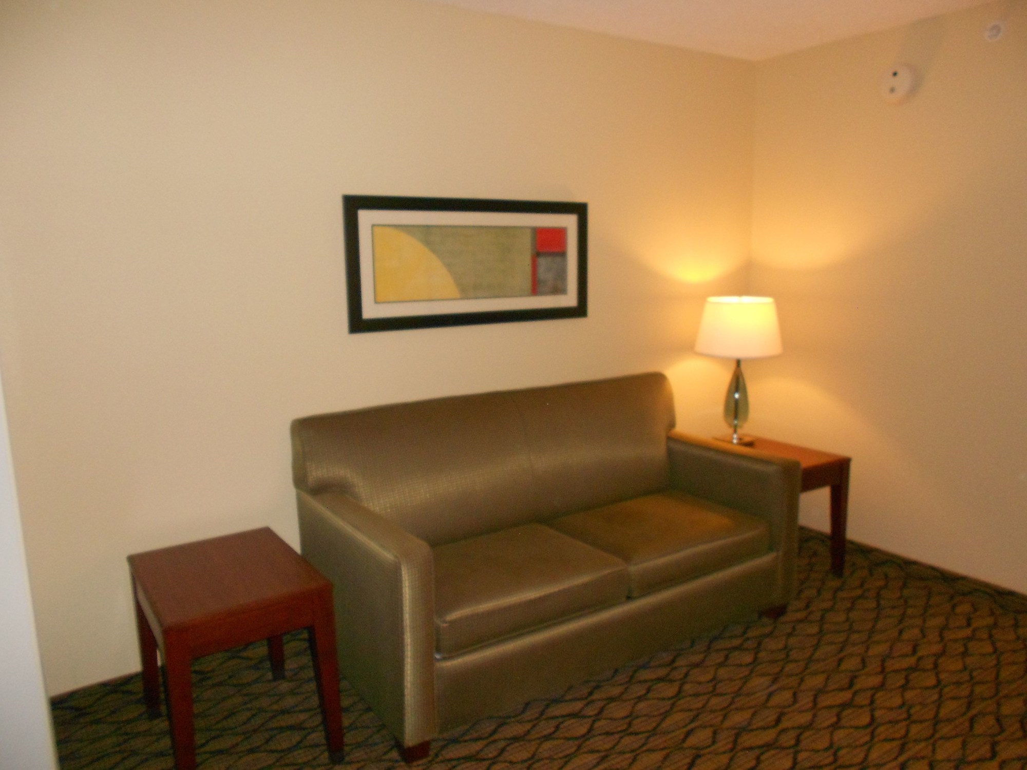 Holiday Inn Express & Suites Lancaster