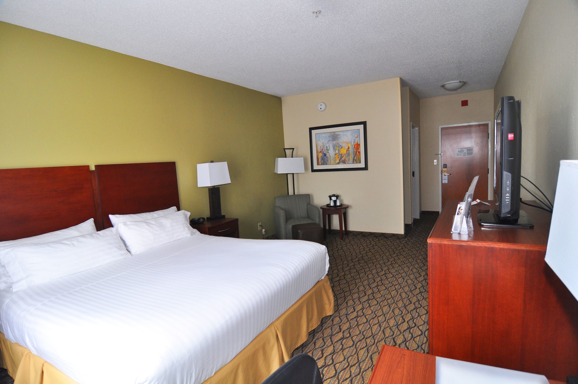 Holiday Inn Express & Suites Lancaster