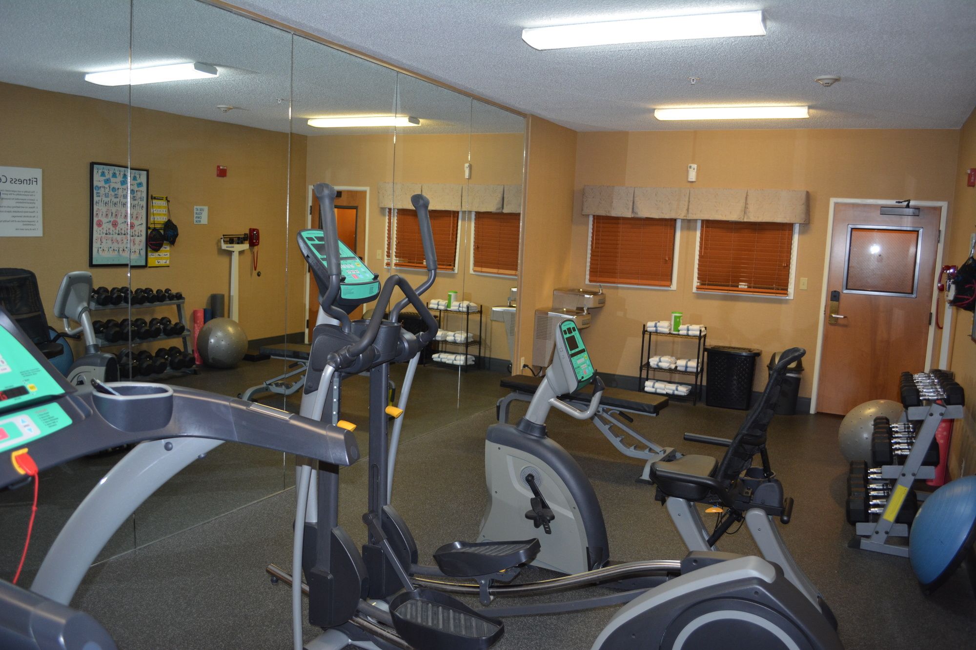 Holiday Inn Express & Suites Lancaster