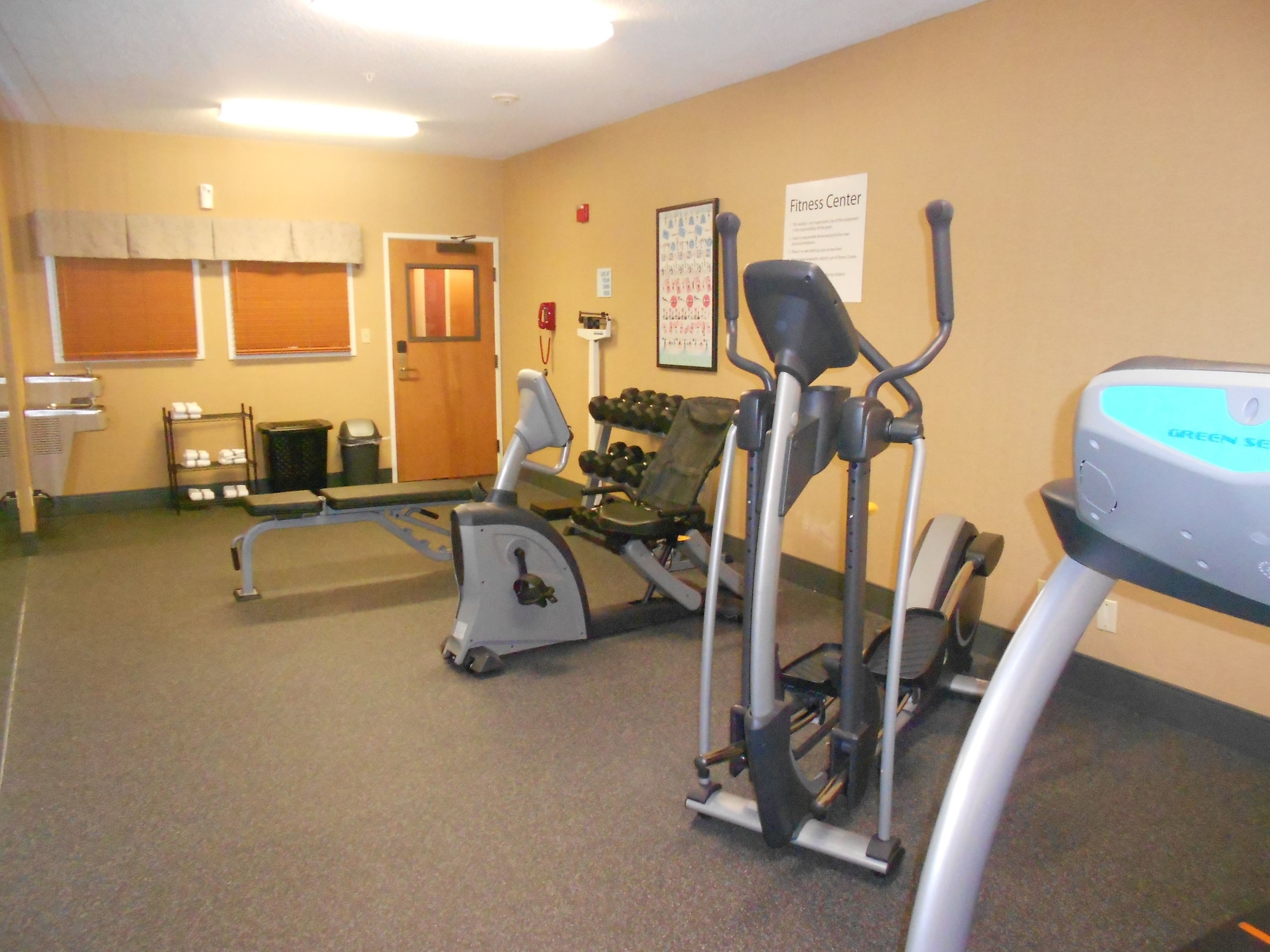 Holiday Inn Express & Suites Lancaster