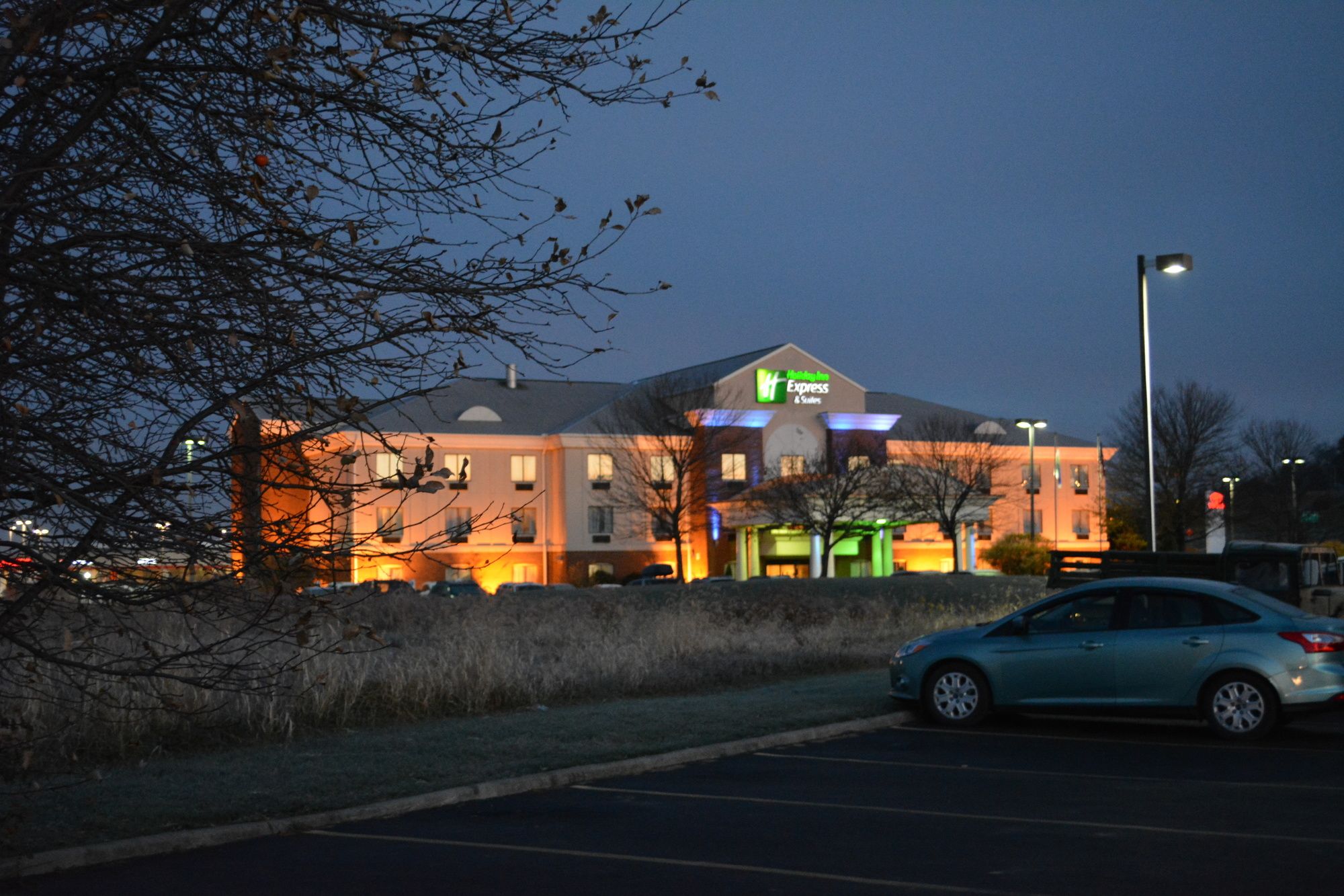Holiday Inn Express & Suites Lancaster