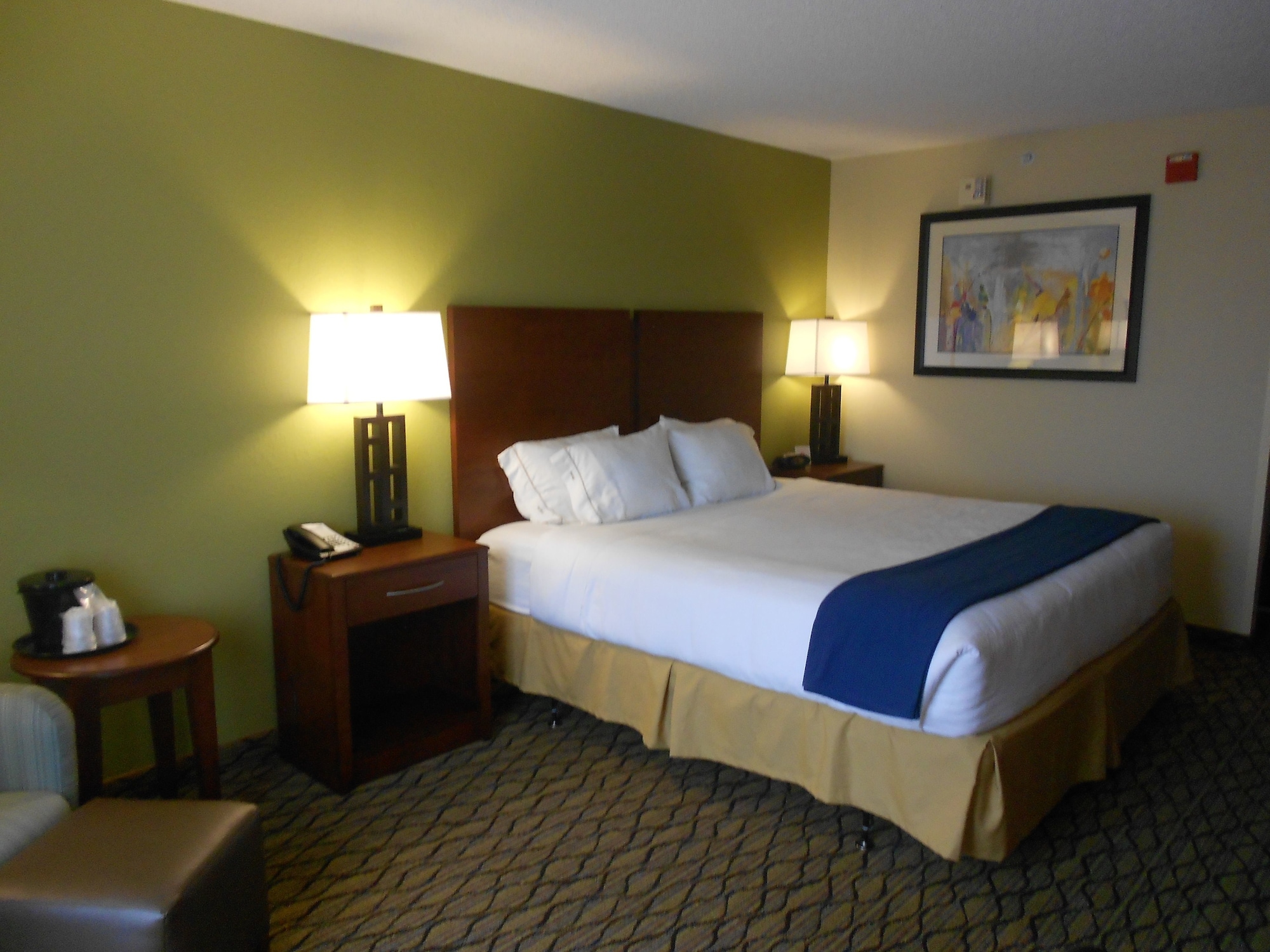 Holiday Inn Express & Suites Lancaster