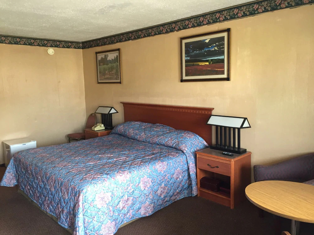 Carefree Inn Lebanon