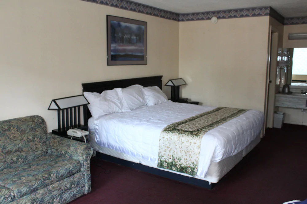 Carefree Inn Lebanon