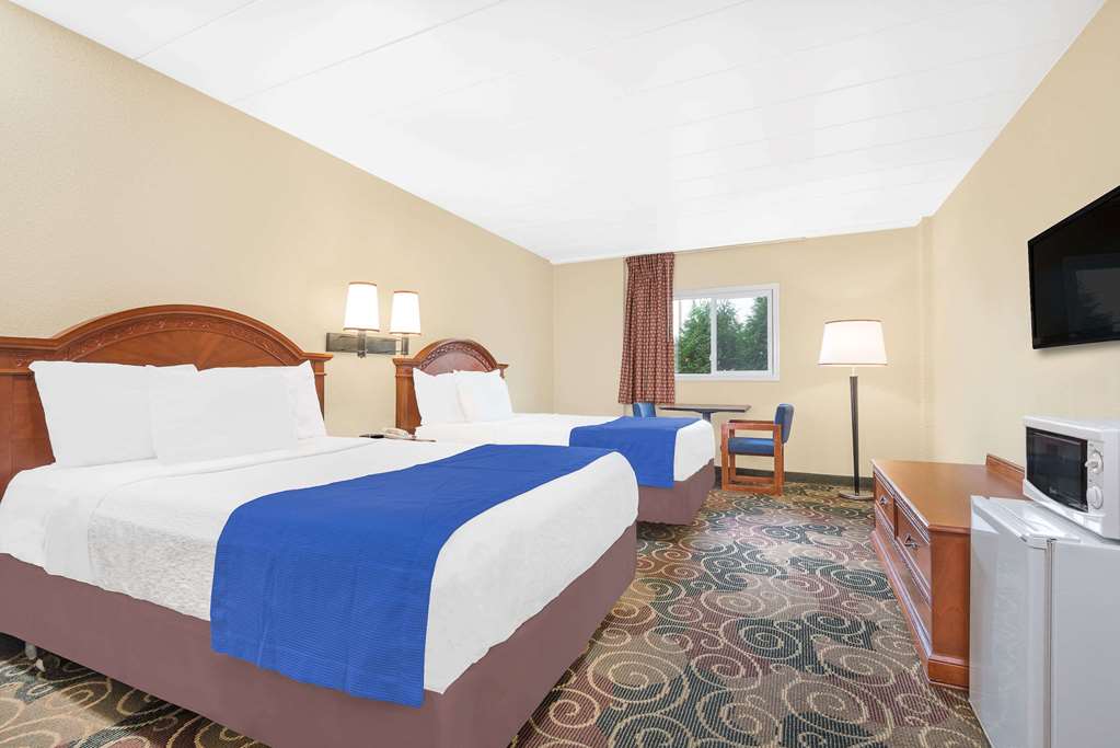 Travelodge by Wyndham Lima OH