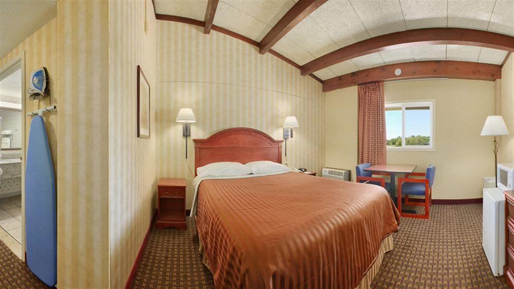 Travelodge by Wyndham Lima OH