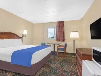 Travelodge by Wyndham Lima OH