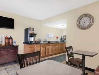 Travelodge by Wyndham Lima OH