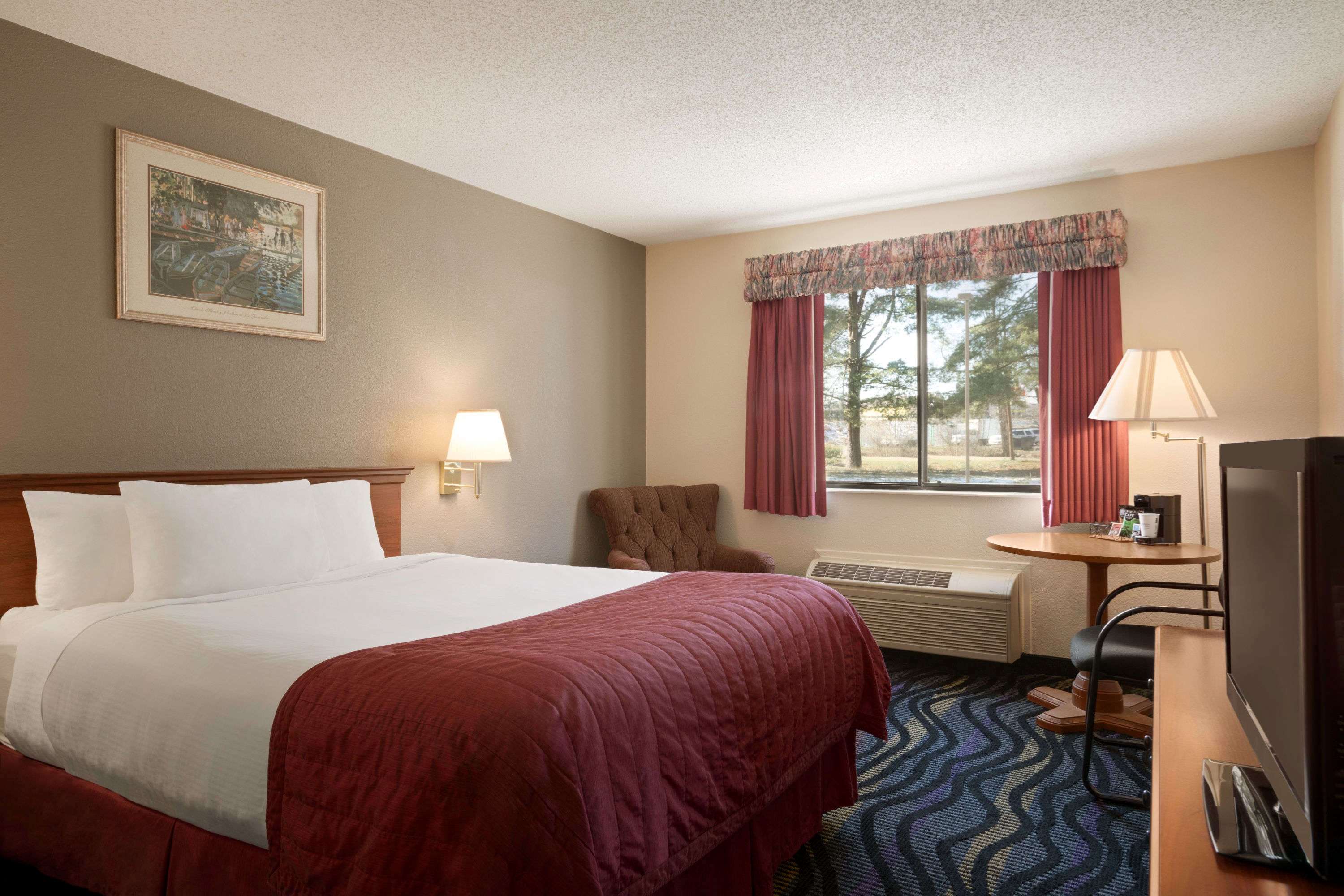 Baymont Inn & Suites Little Rock