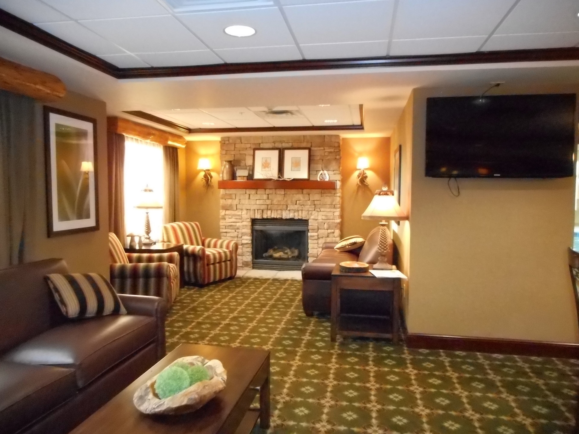 Holiday Inn Express Hocking Hills - Logan
