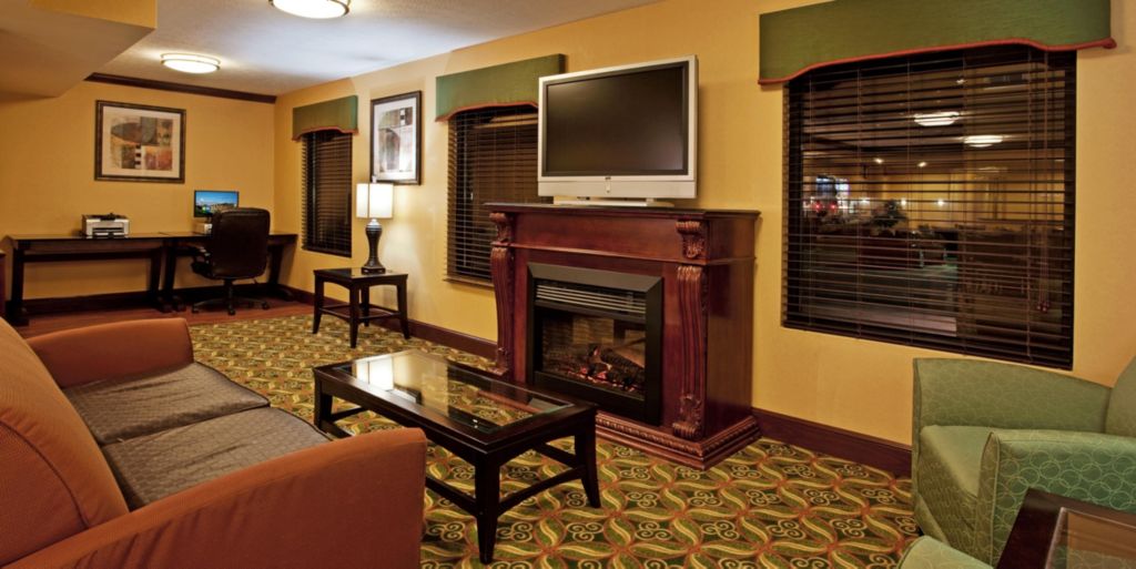 Holiday Inn Express London - I-70