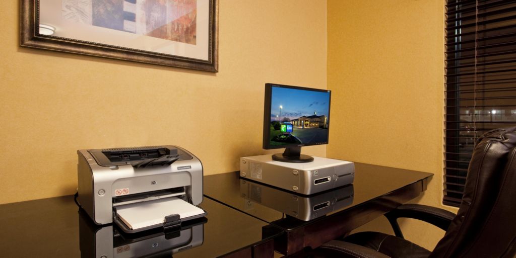 Holiday Inn Express London - I-70