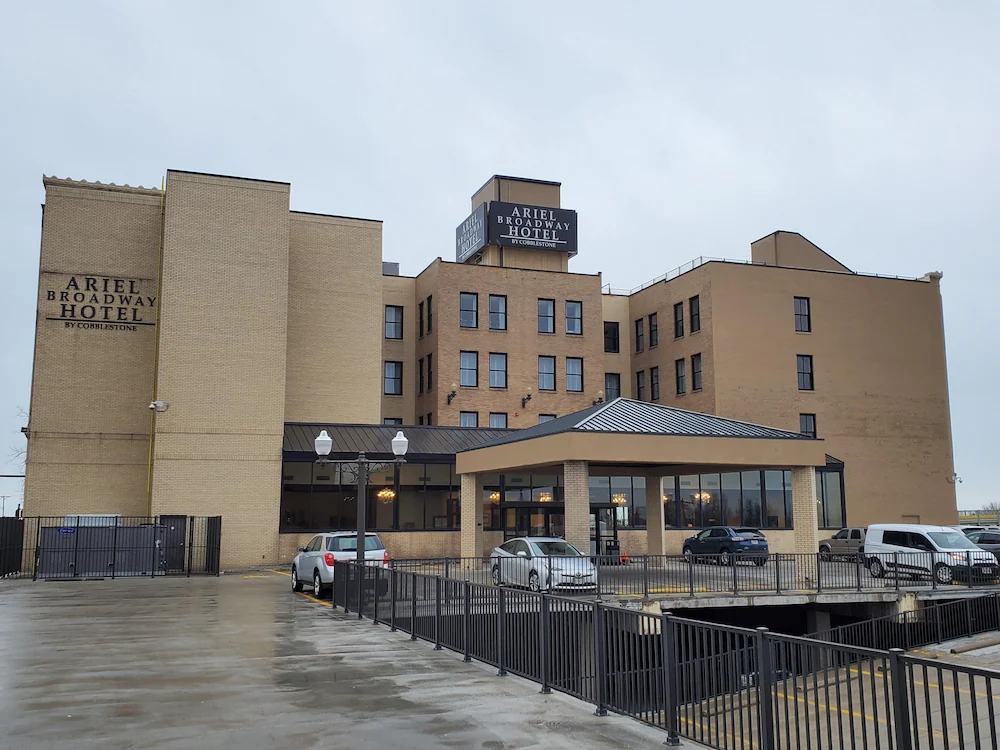 Ariel Broadway Hotel by Cobblestone