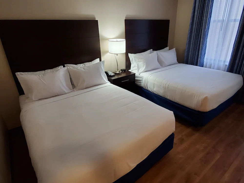 Ariel Broadway Hotel by Cobblestone