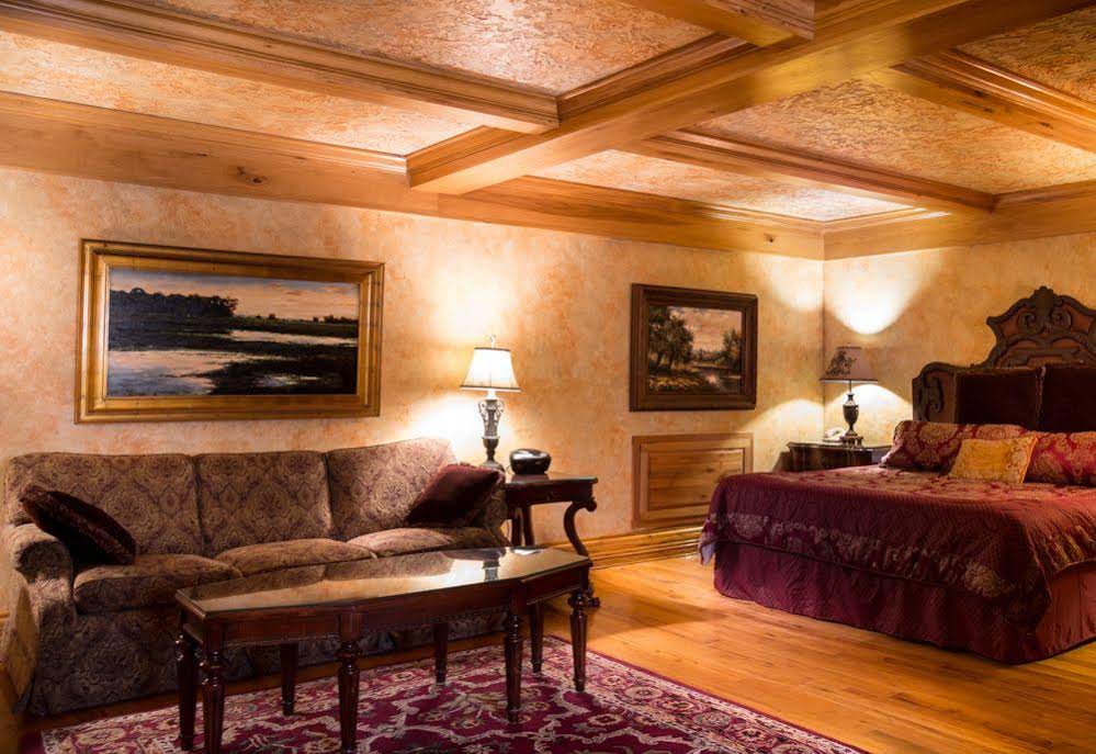 Landolls Mohican Castle