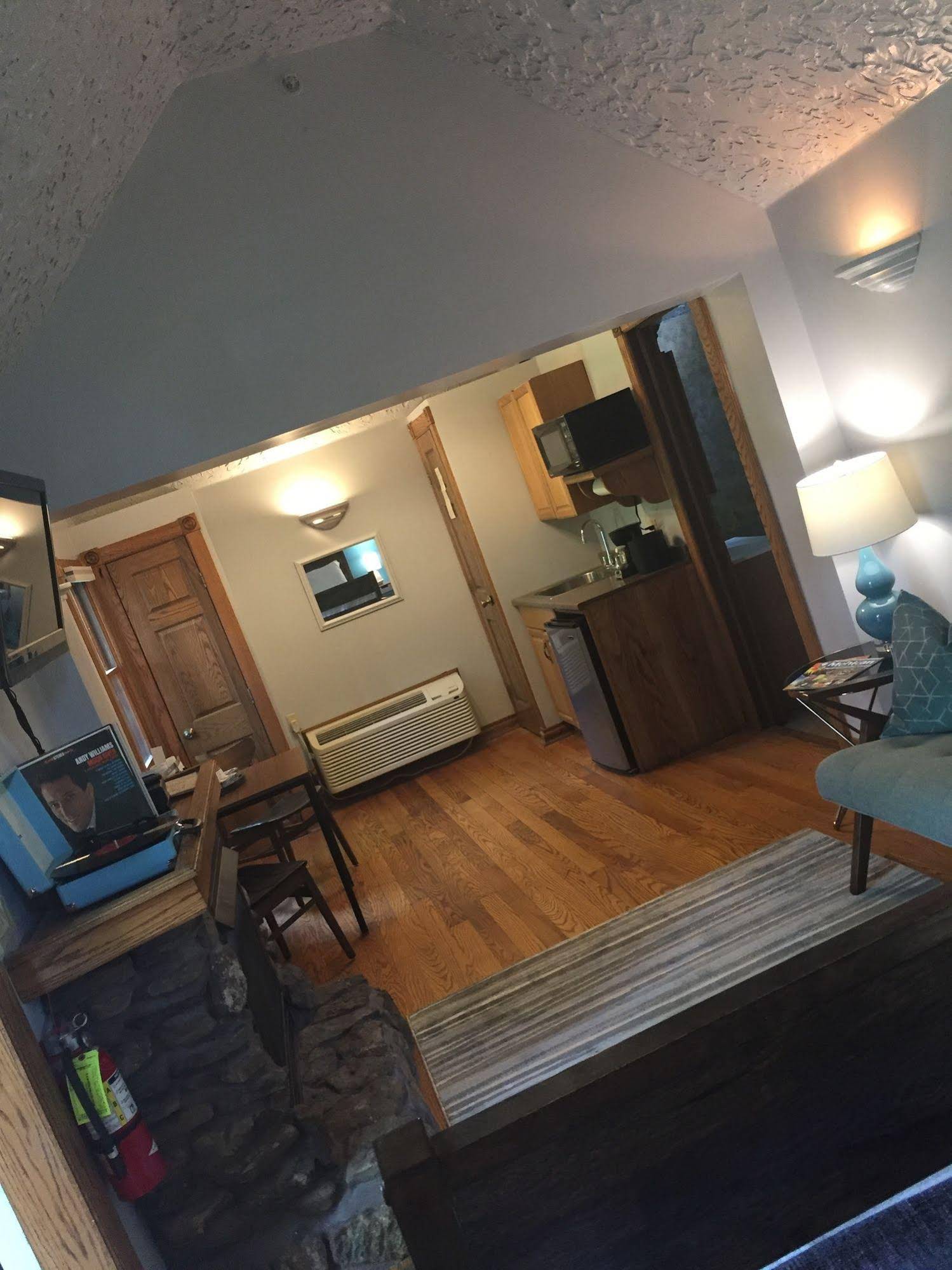 Landolls Mohican Castle