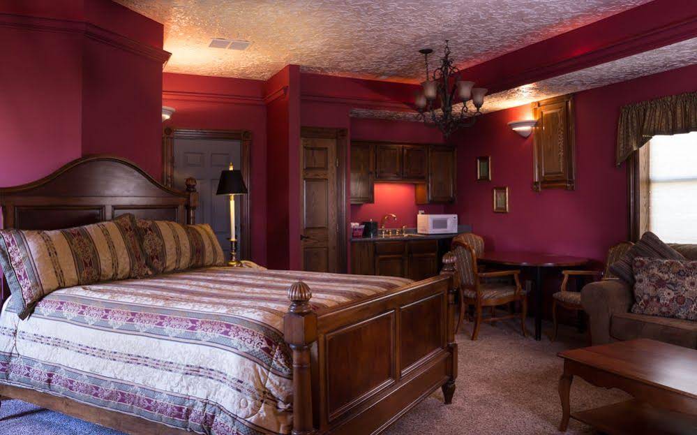 Landolls Mohican Castle