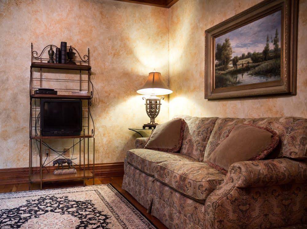 Landolls Mohican Castle