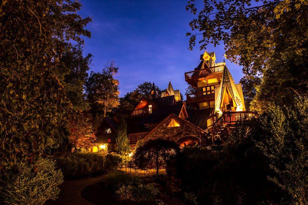 Landolls Mohican Castle