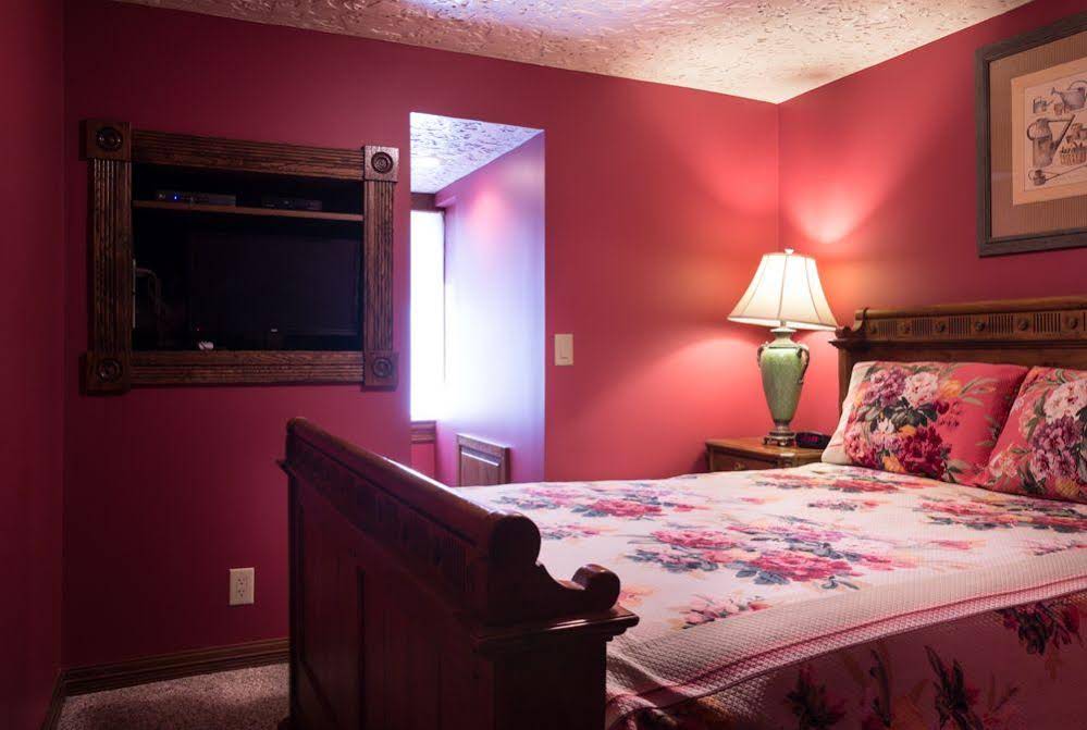 Landolls Mohican Castle