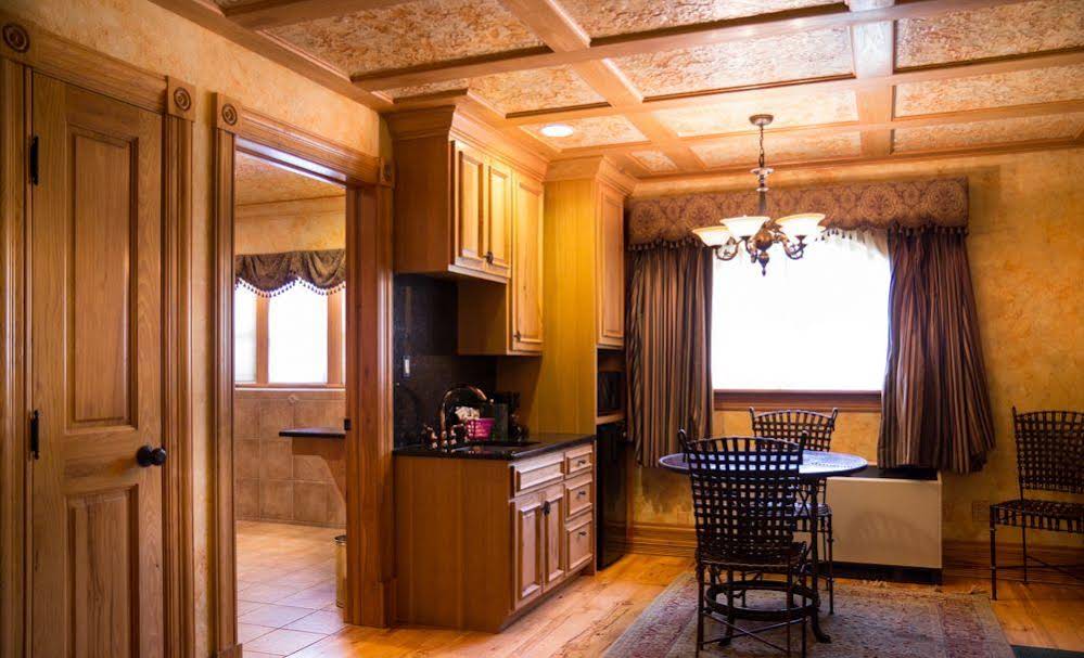 Landolls Mohican Castle