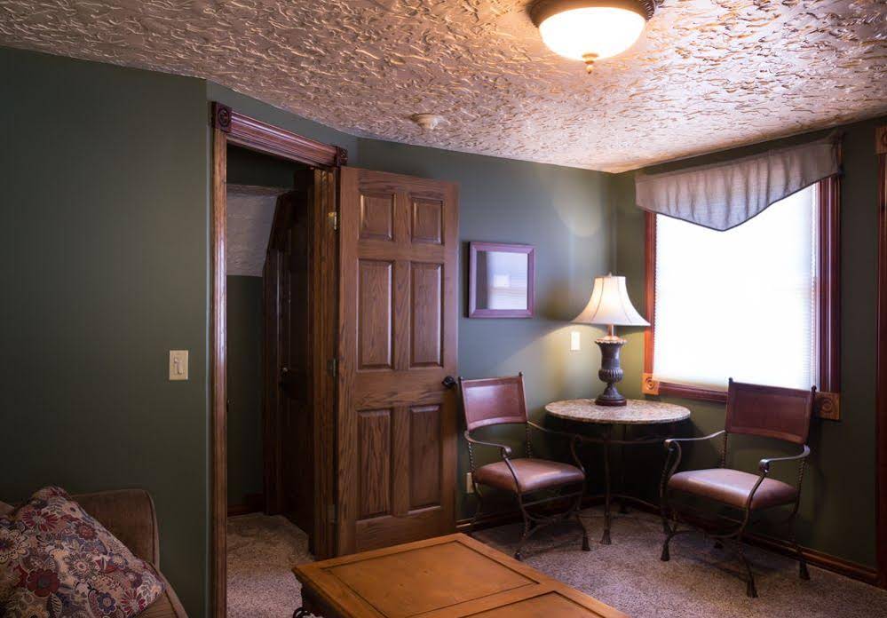 Landolls Mohican Castle