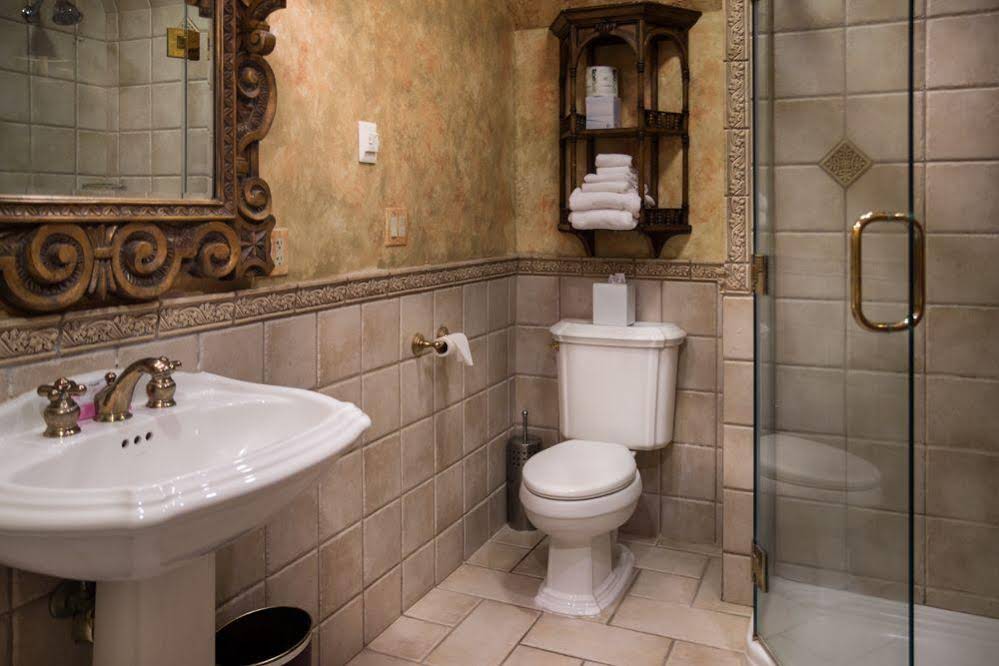 Landolls Mohican Castle