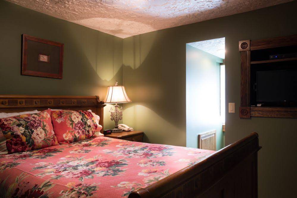 Landolls Mohican Castle