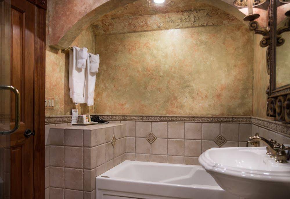 Landolls Mohican Castle