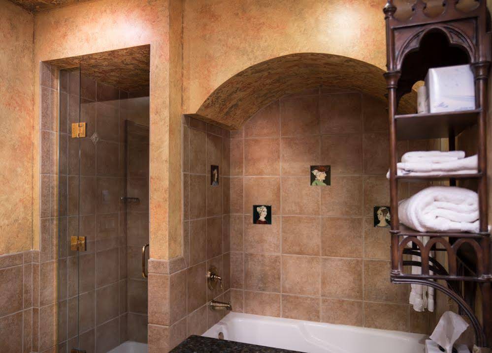 Landolls Mohican Castle