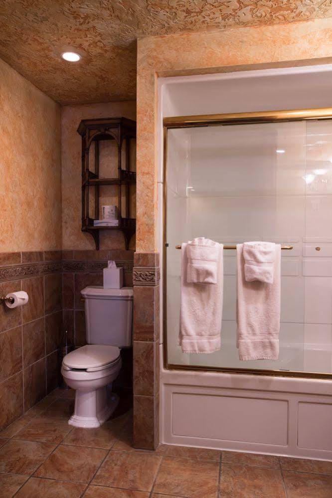 Landolls Mohican Castle