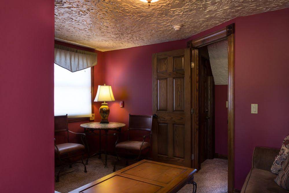 Landolls Mohican Castle