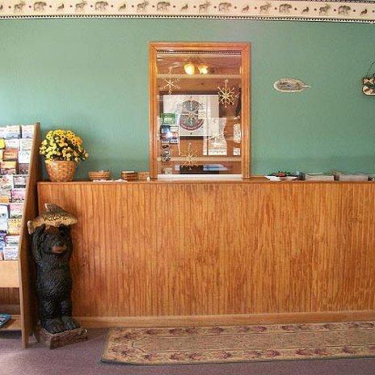 Mohican Little Brown Inn