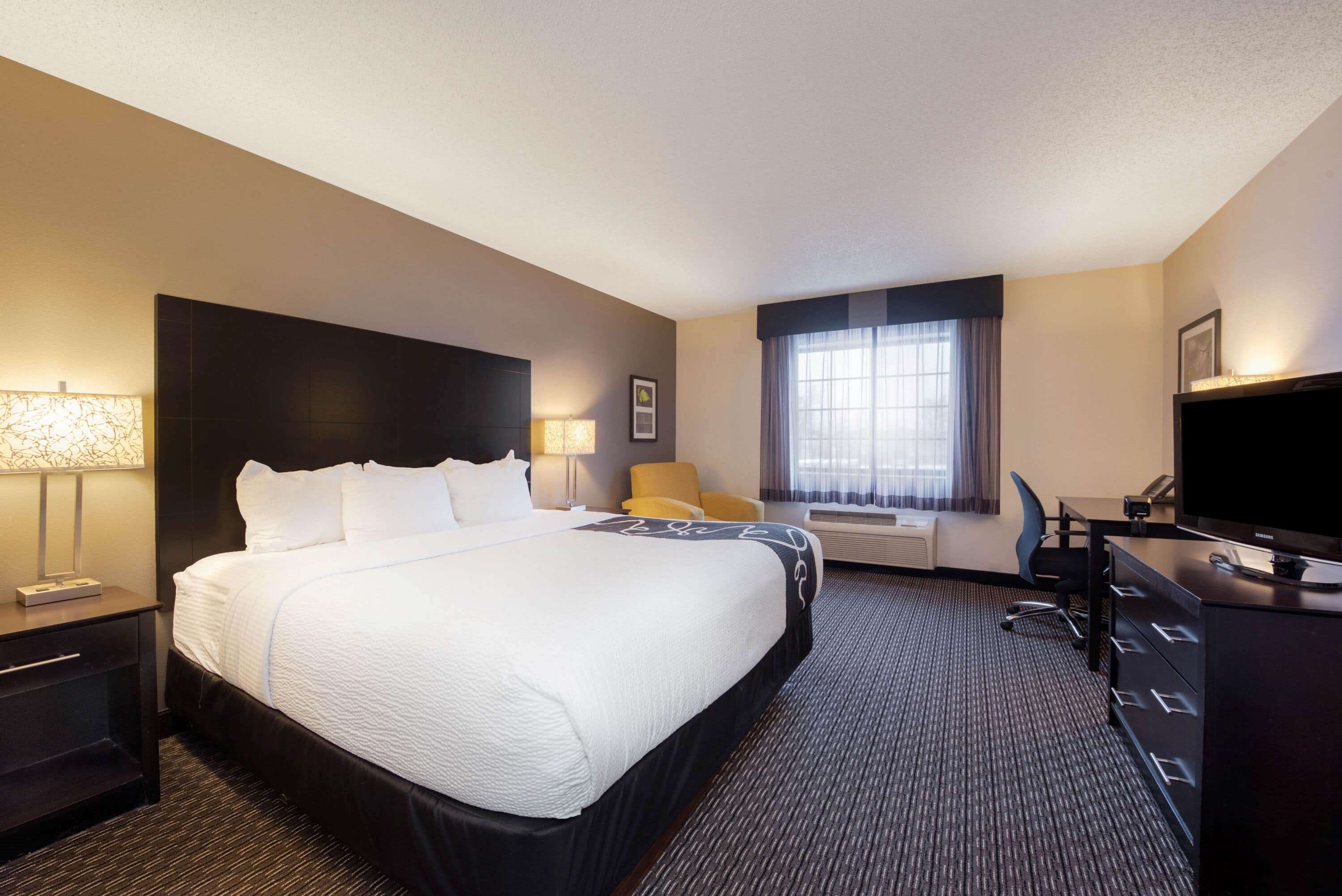 La Quinta Inn & Suites by Wyndham Cleveland Macedonia