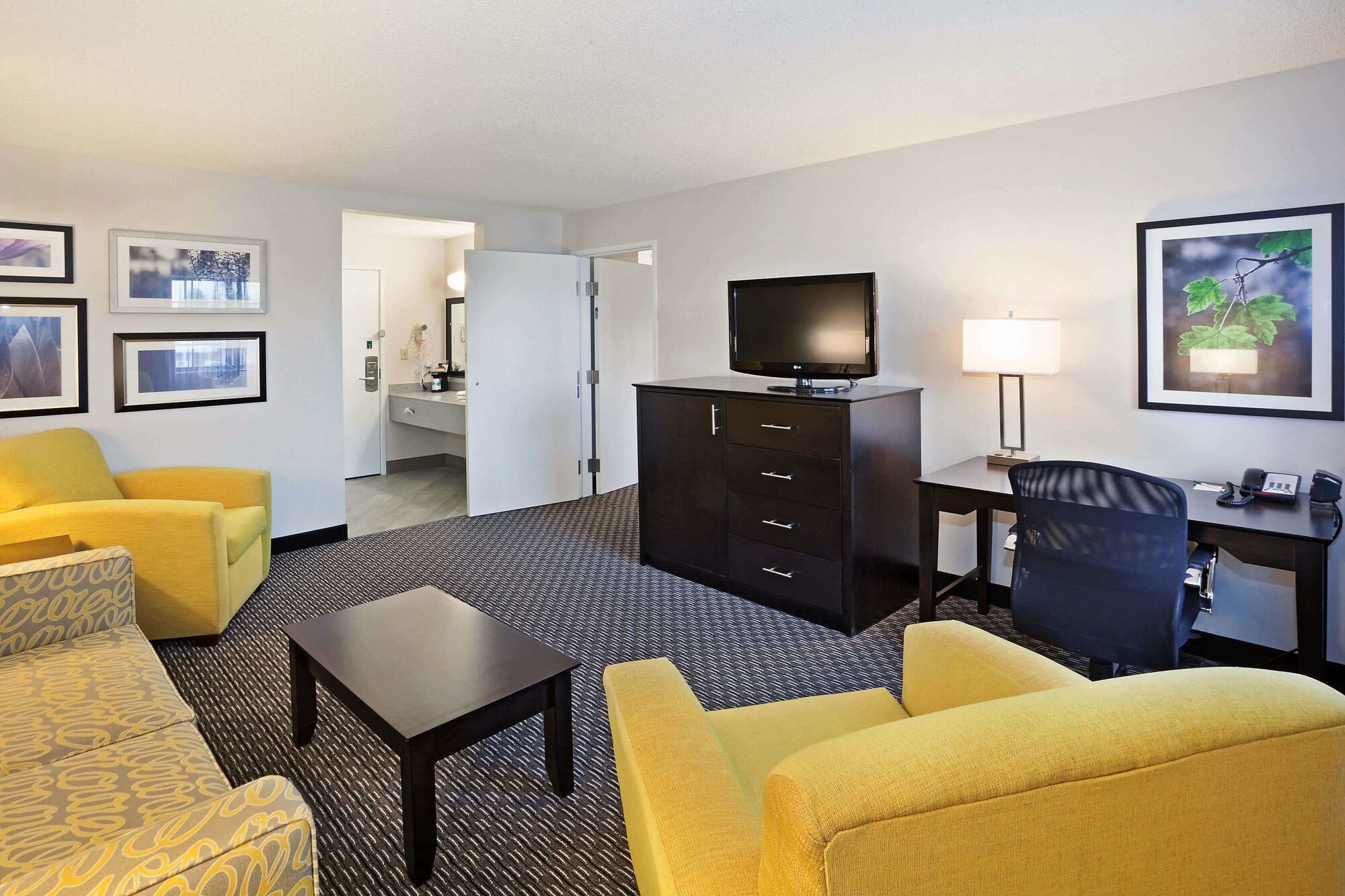 La Quinta Inn & Suites by Wyndham Cleveland Macedonia