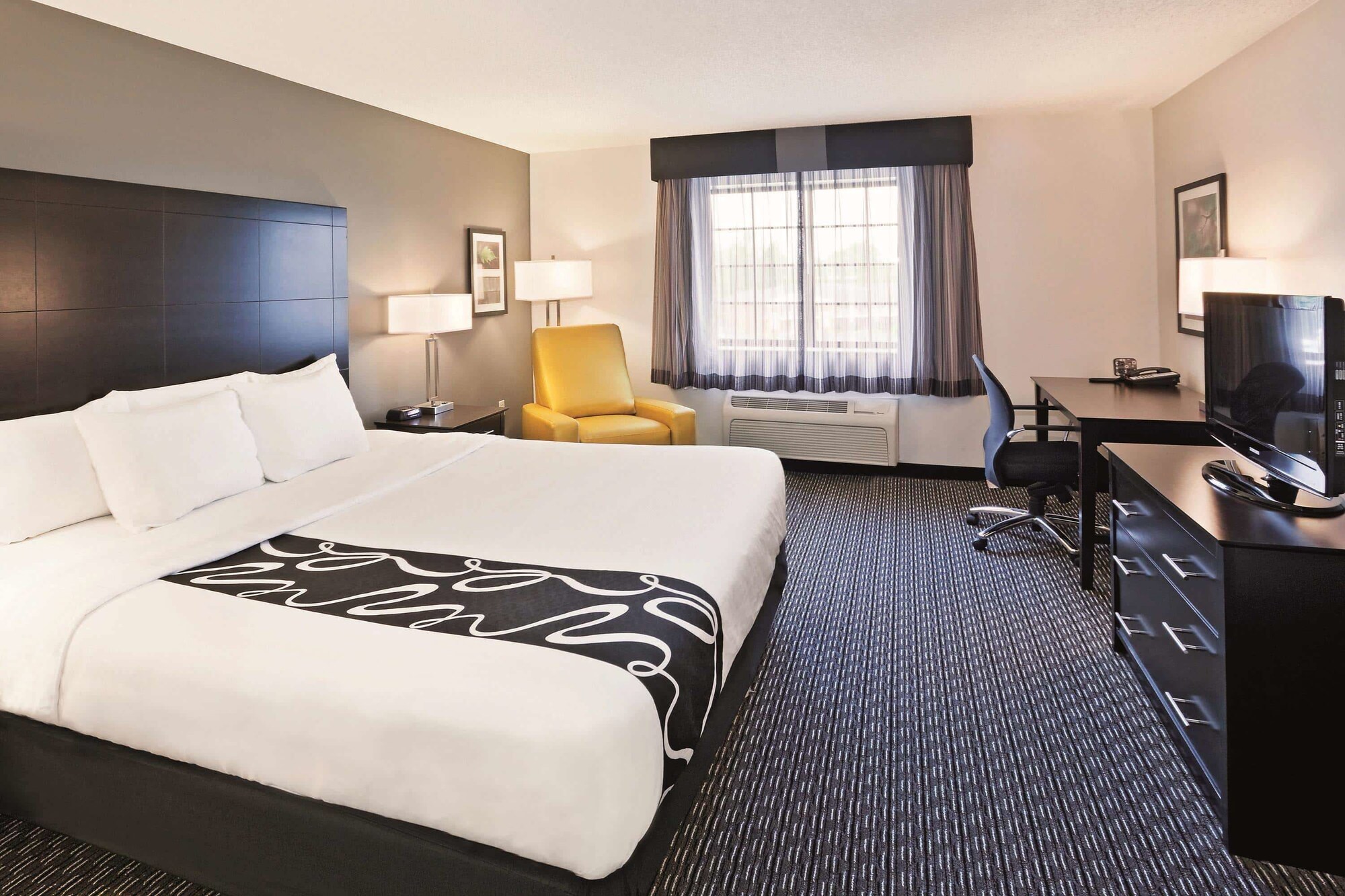La Quinta Inn & Suites by Wyndham Cleveland Macedonia