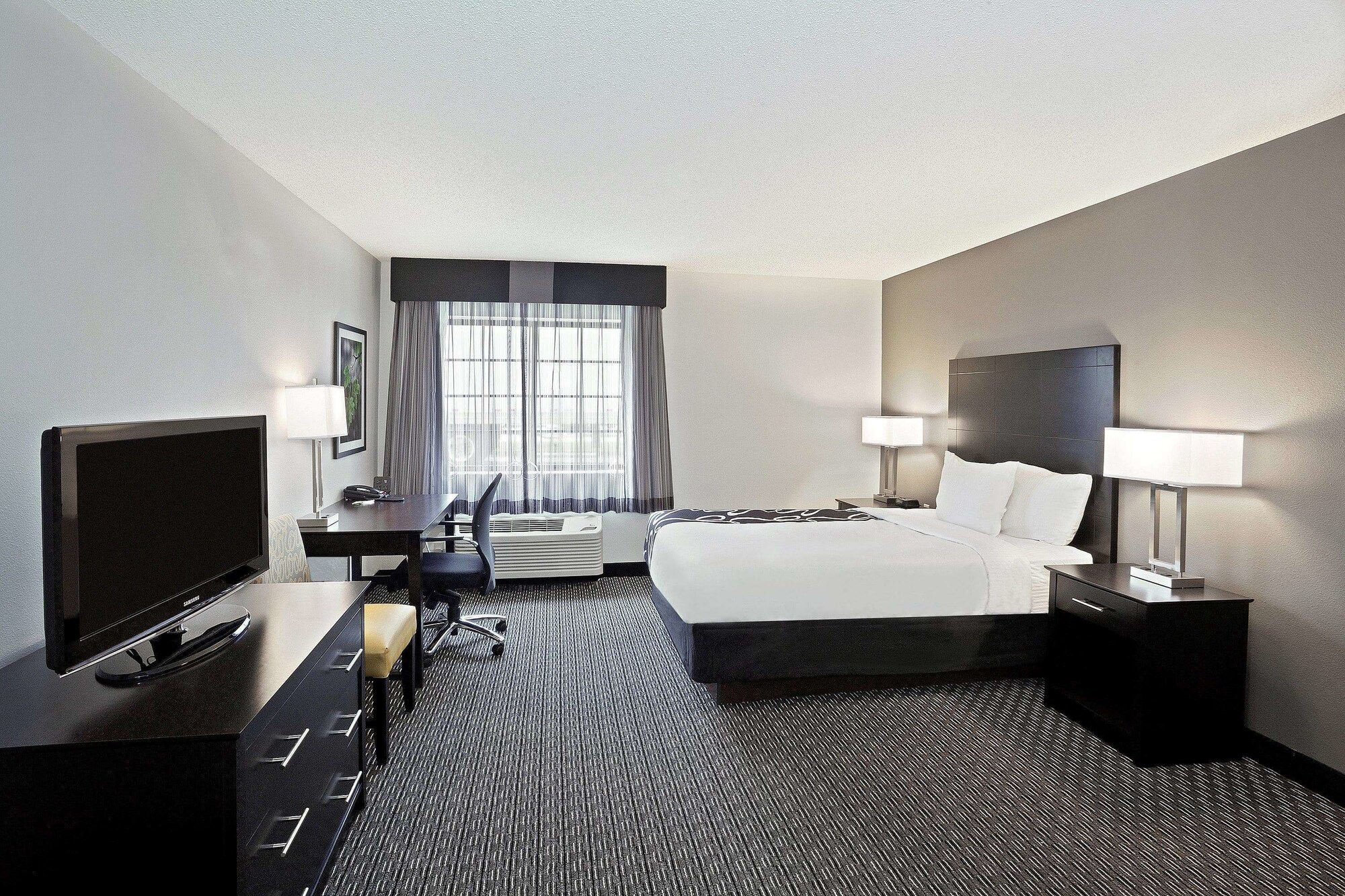 La Quinta Inn & Suites by Wyndham Cleveland Macedonia