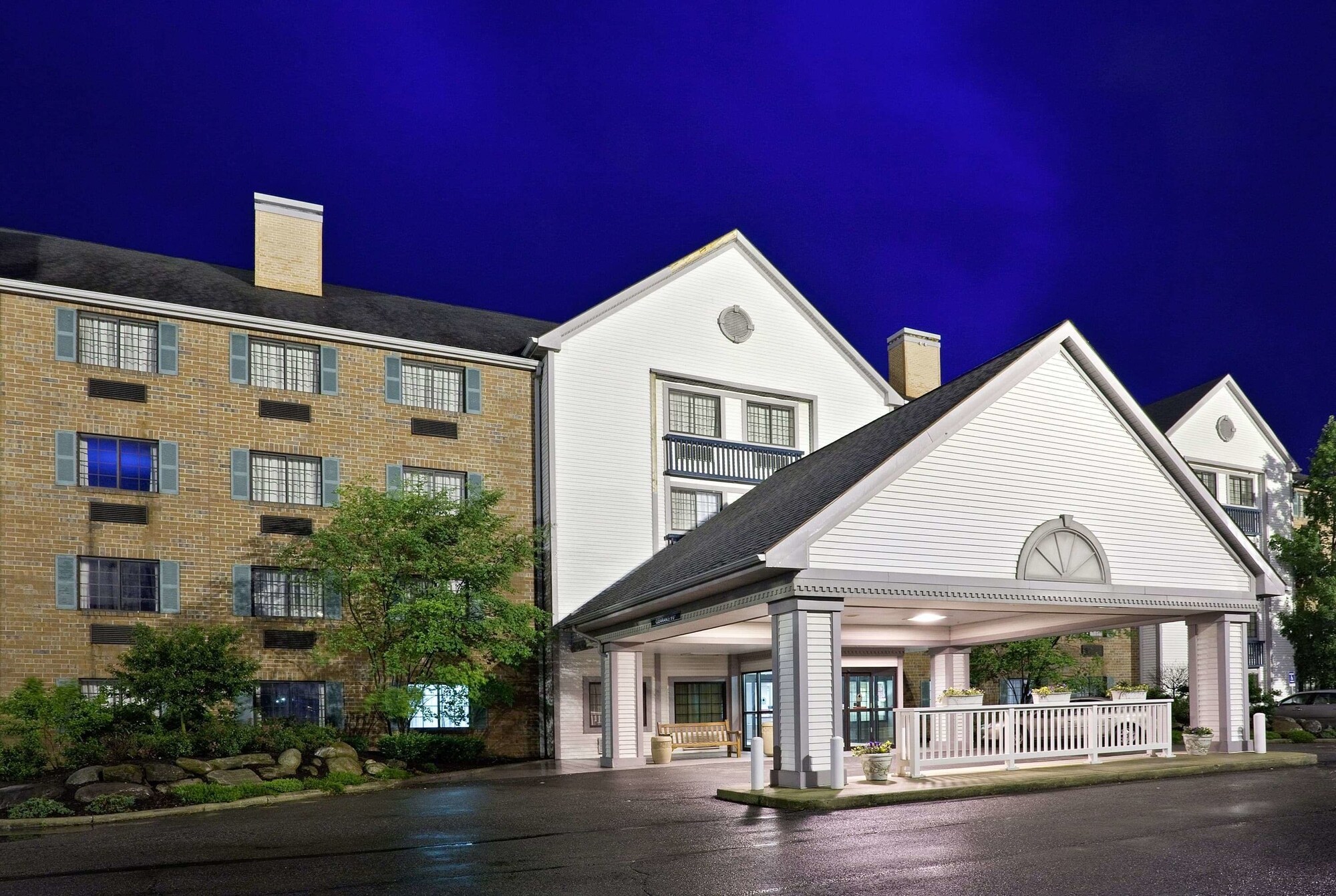 La Quinta Inn & Suites by Wyndham Cleveland Macedonia