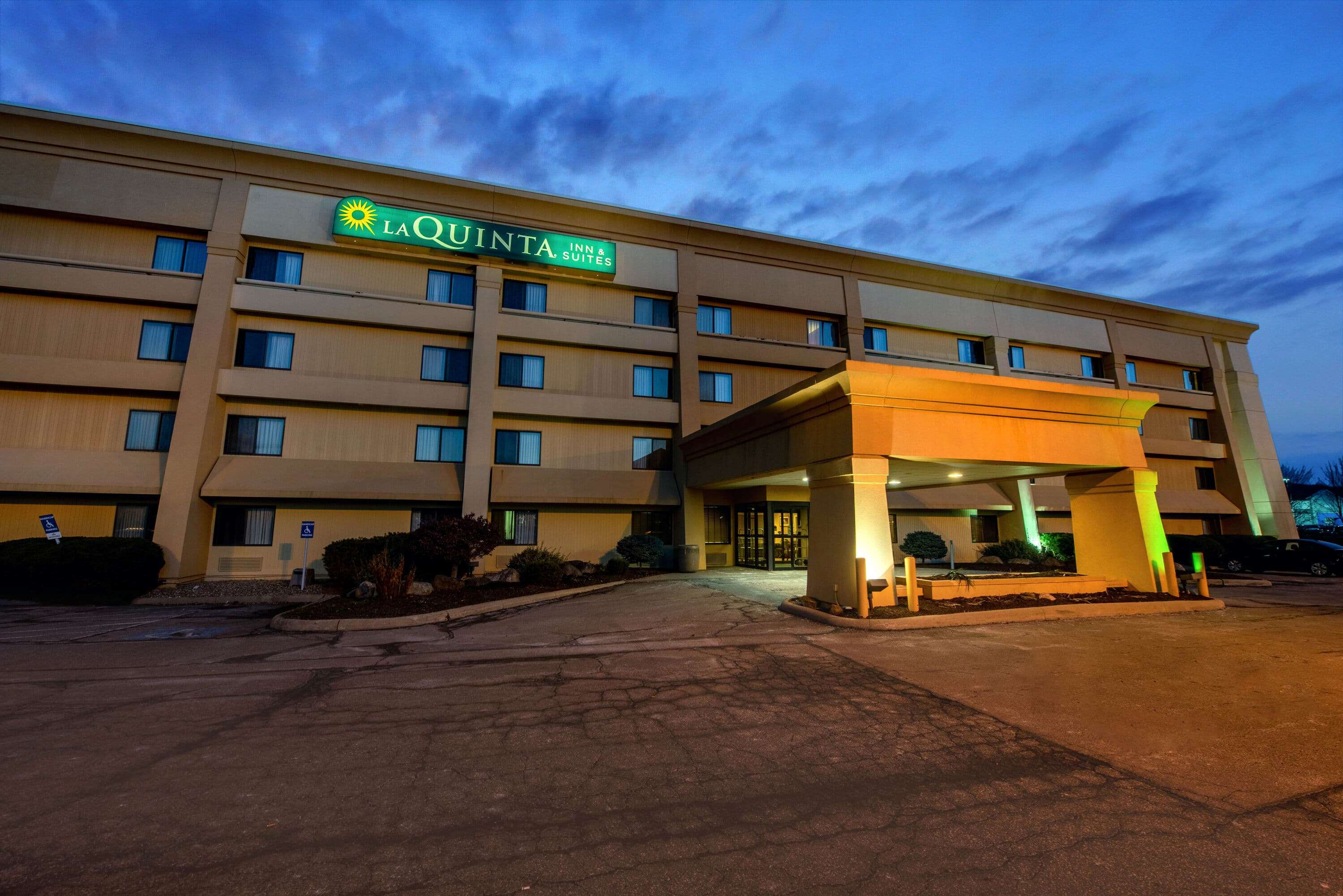 La Quinta Inn & Suites by Wyndham Mansfield OH