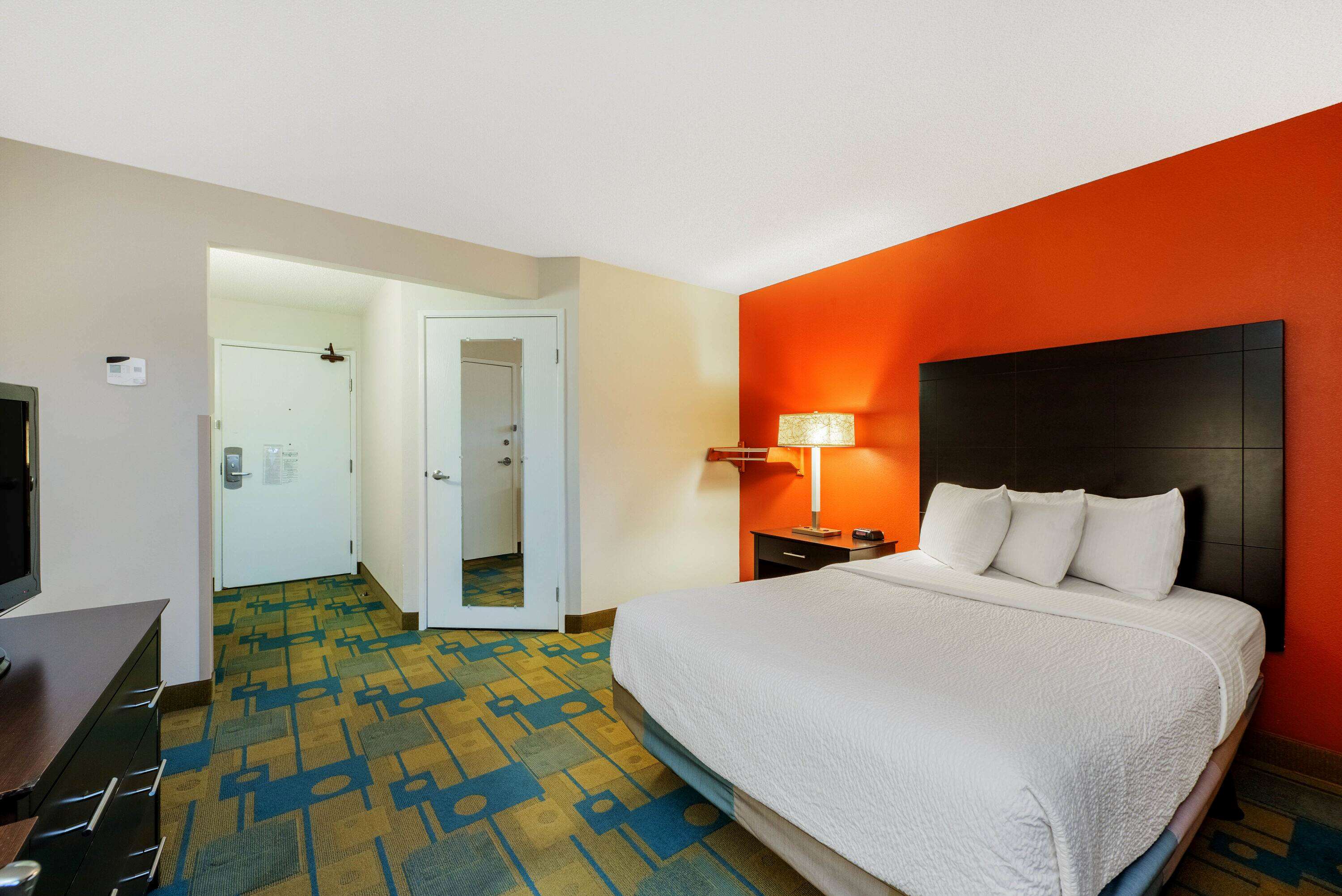 La Quinta Inn & Suites by Wyndham Mansfield OH