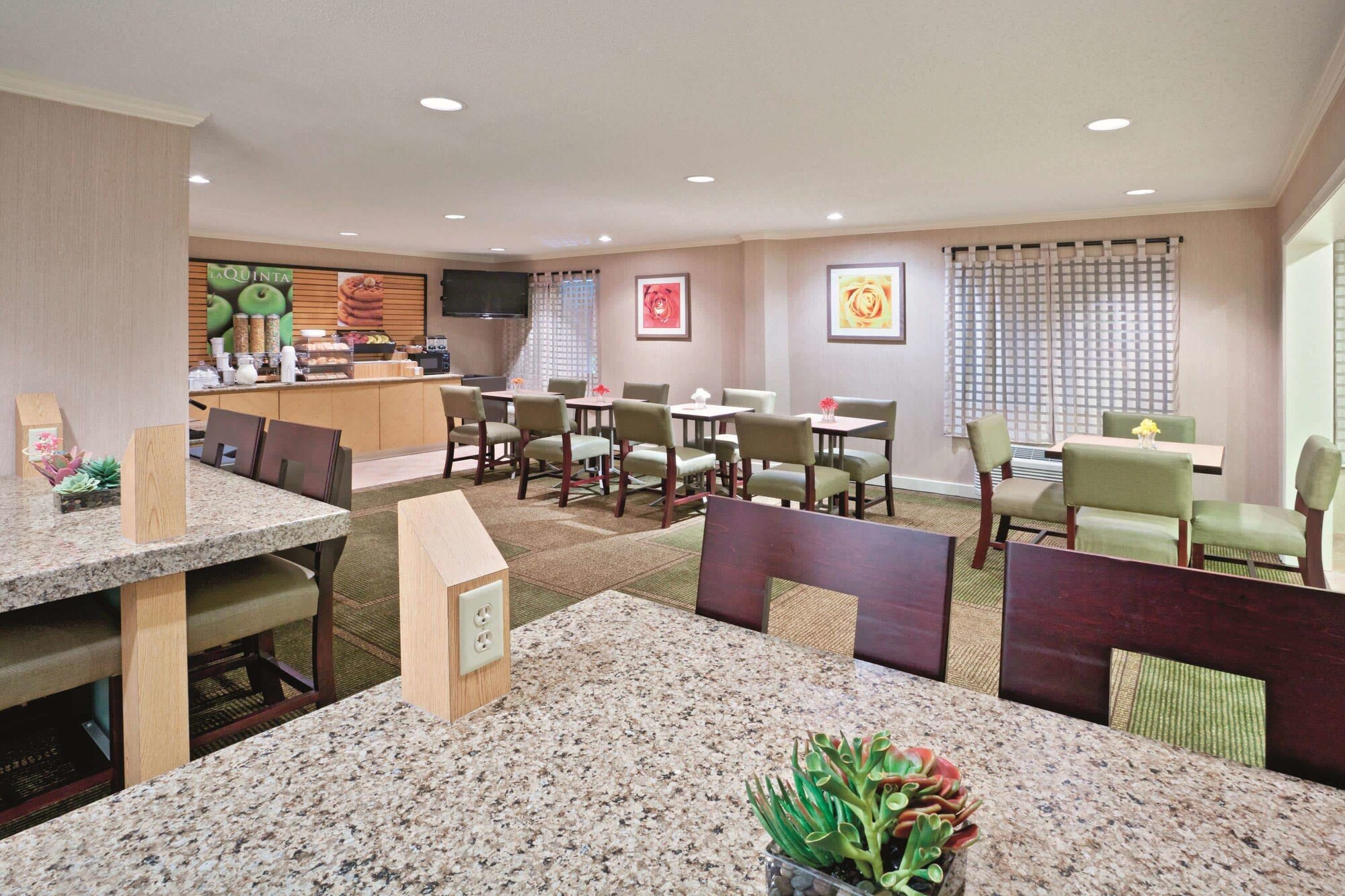 La Quinta Inn & Suites by Wyndham Mansfield OH