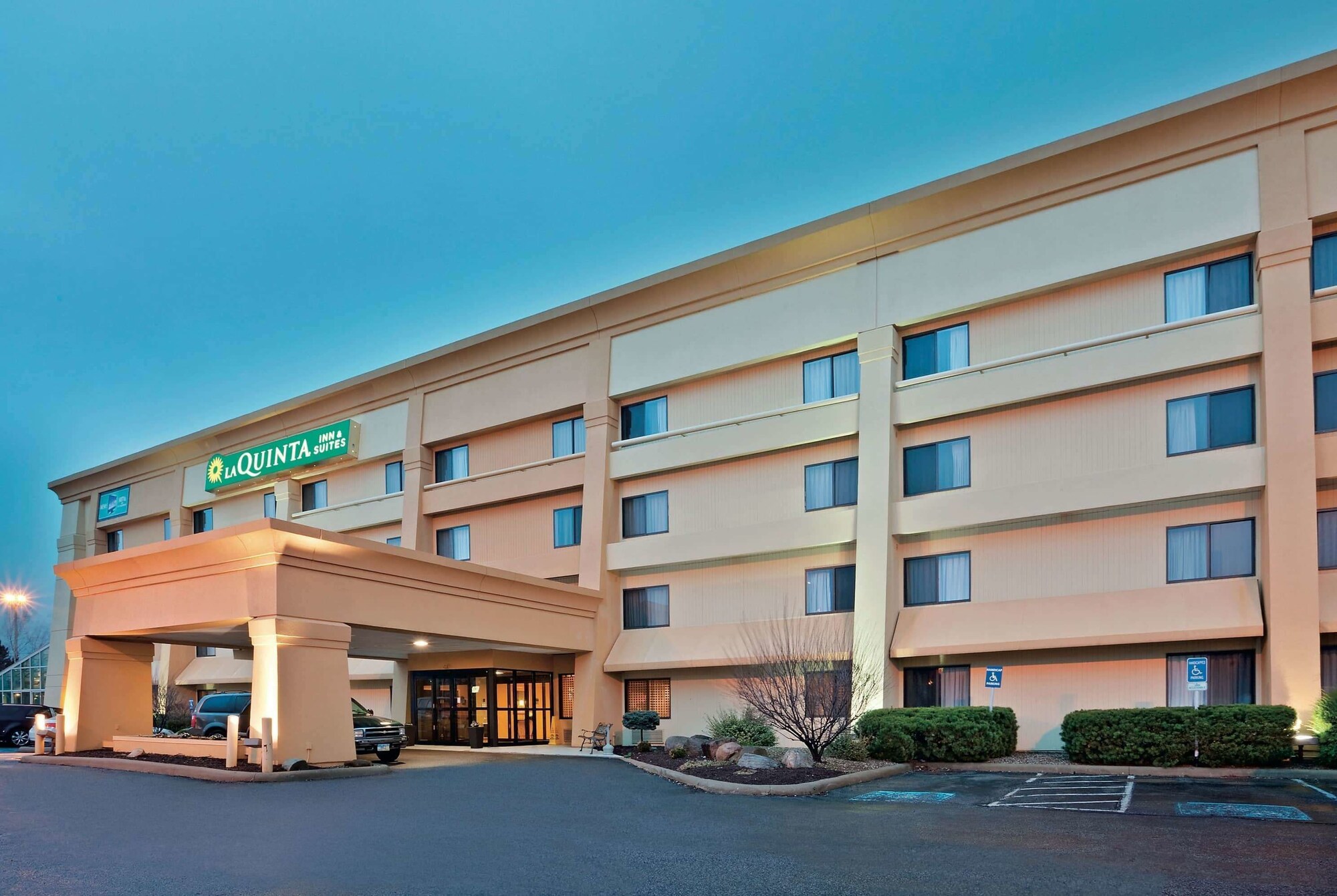La Quinta Inn & Suites by Wyndham Mansfield OH