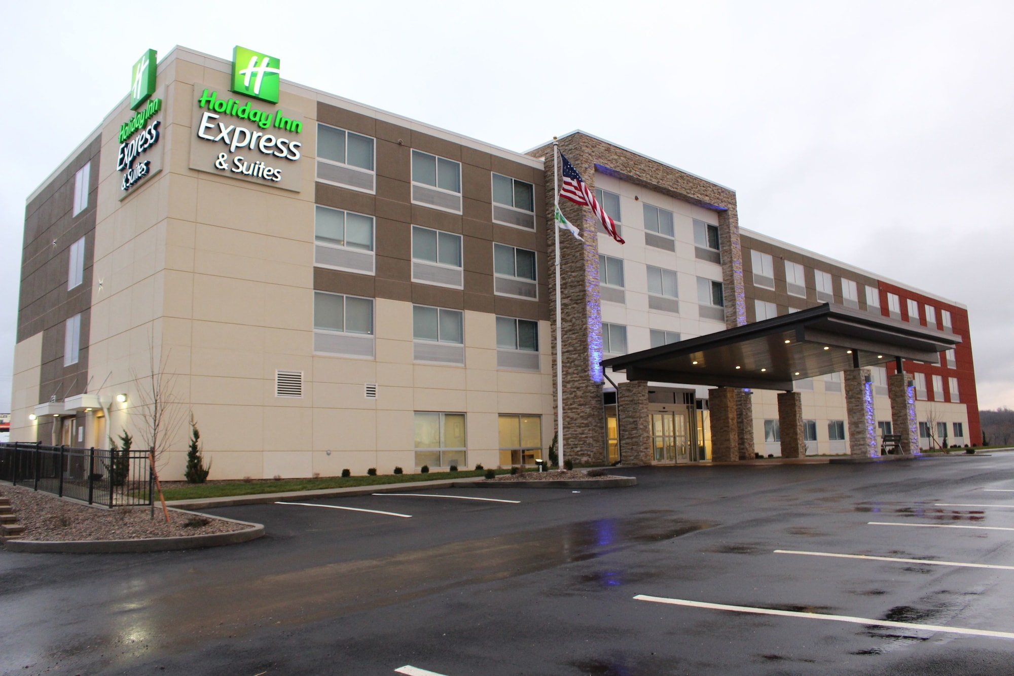 Holiday Inn Express & Suites Marietta