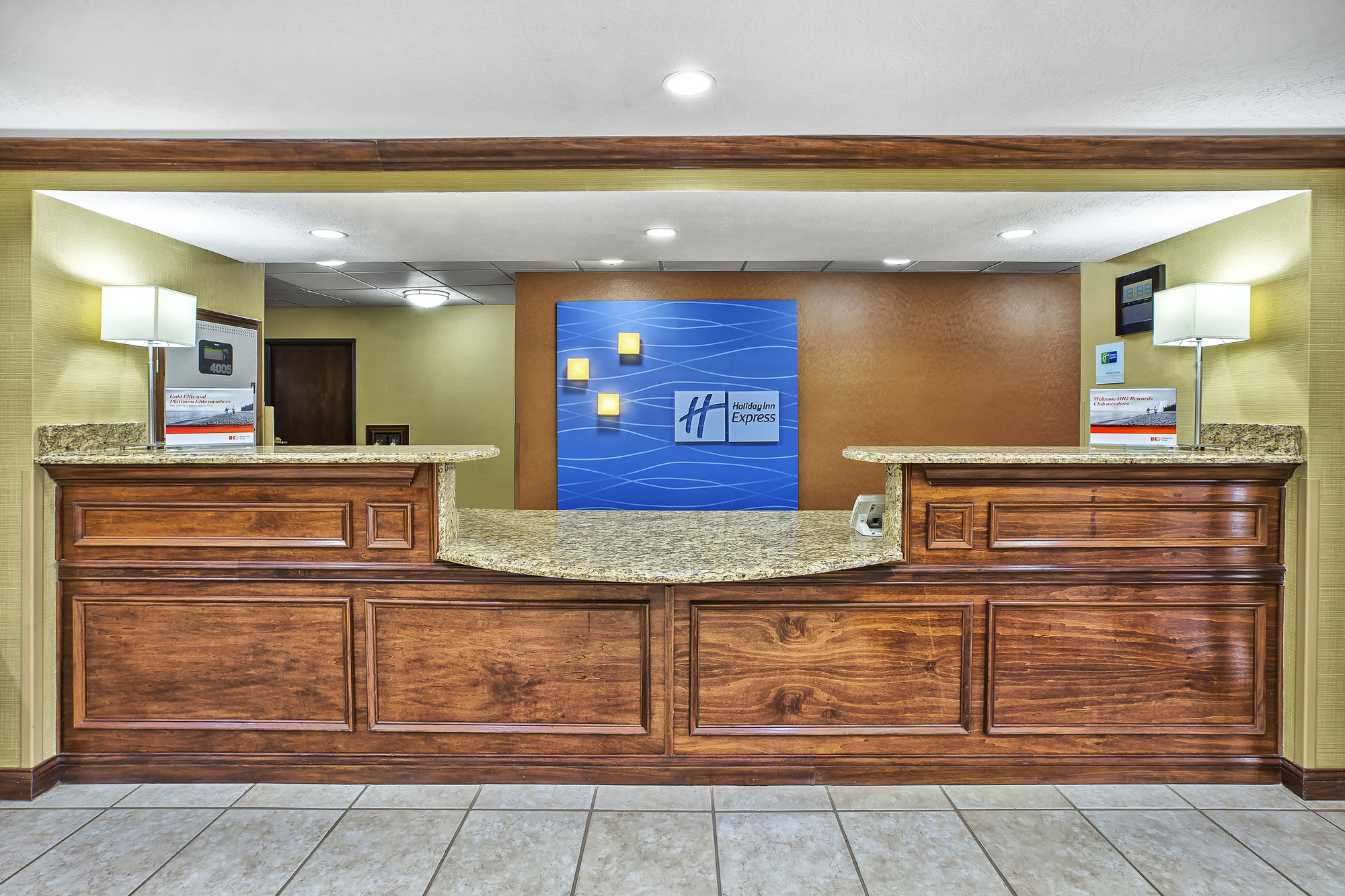 Holiday Inn Express & Suites Marysville