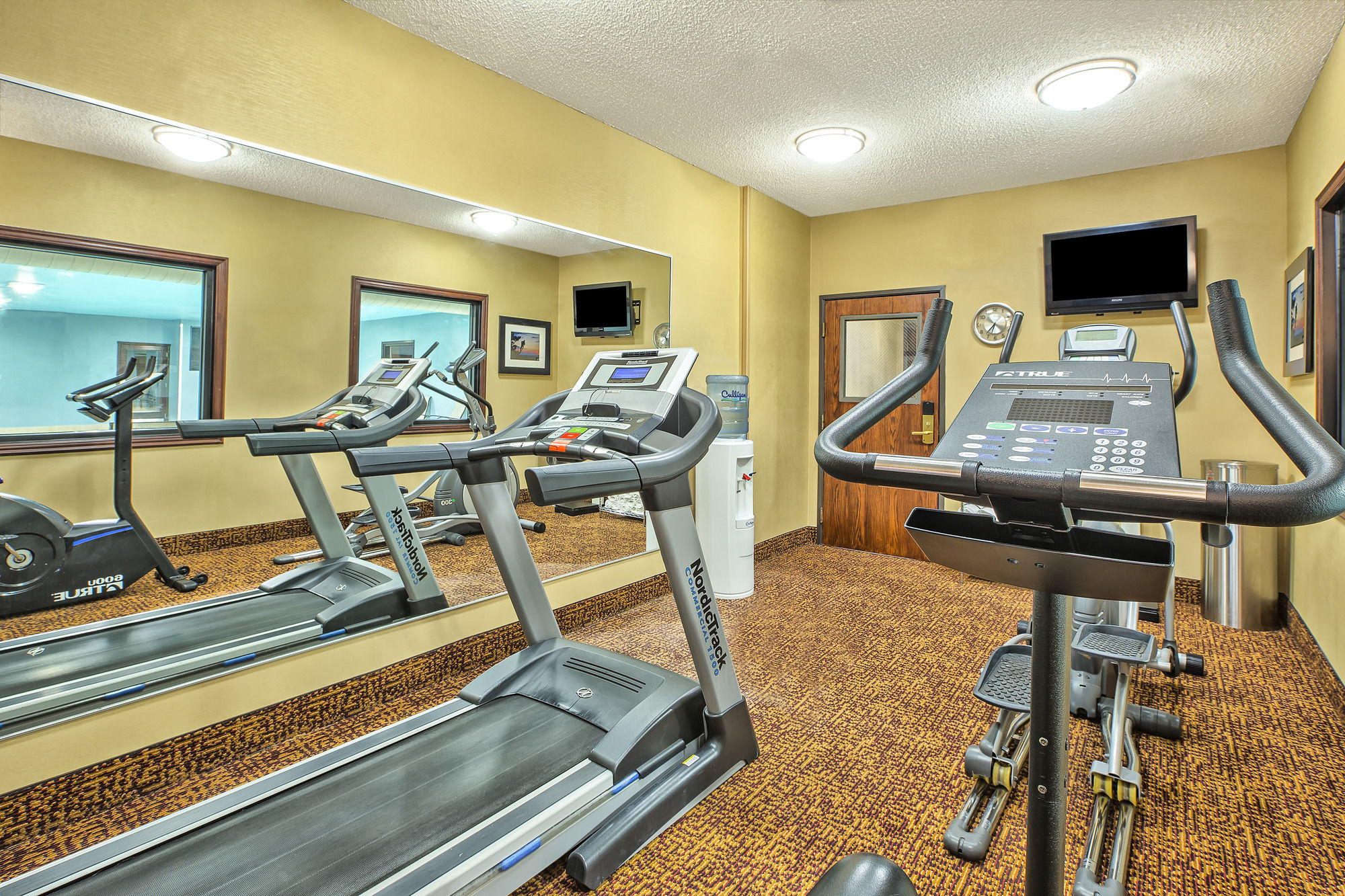Holiday Inn Express & Suites Marysville