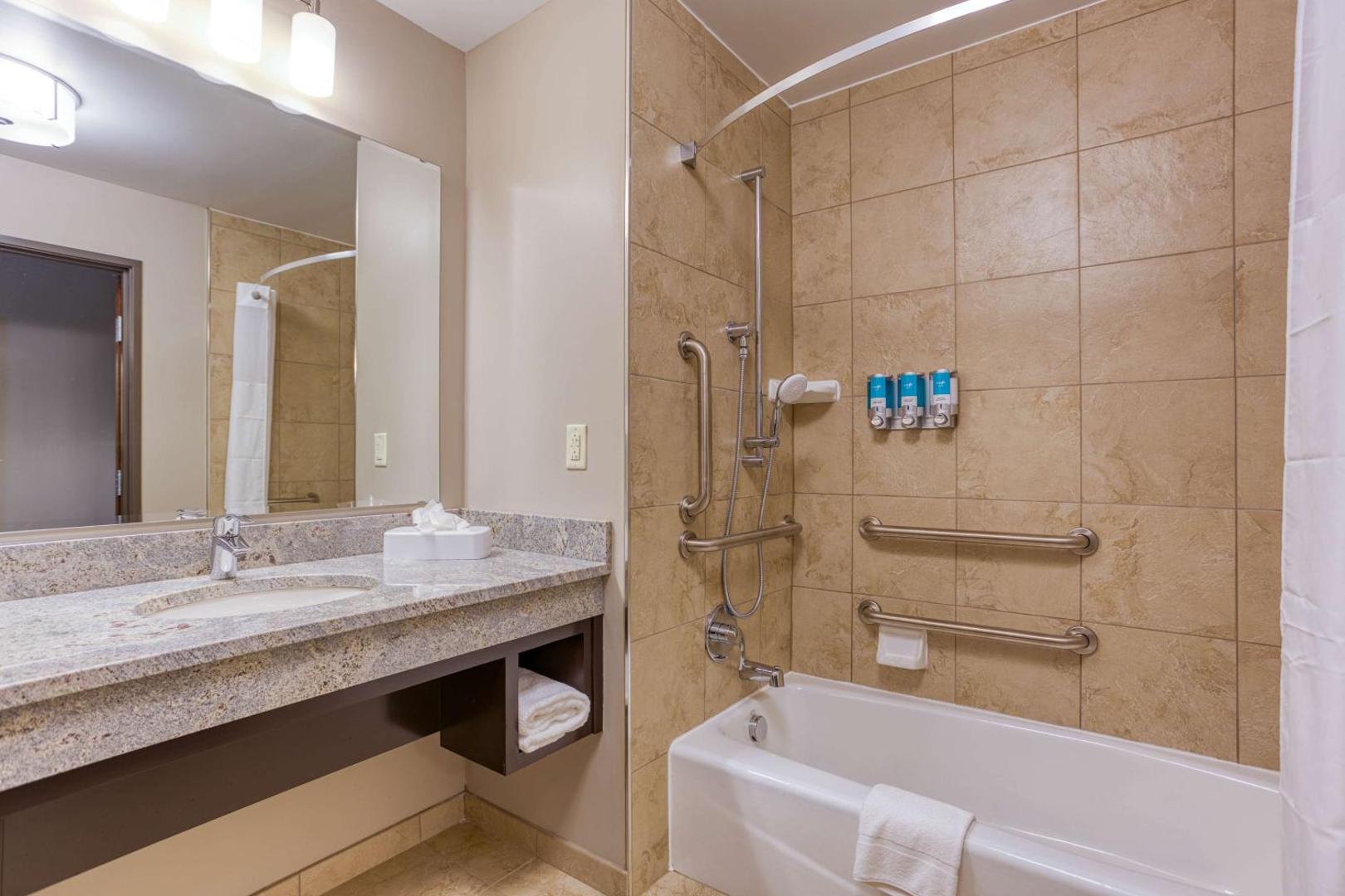 Drury Inn & Suites Cincinnati Northeast Mason