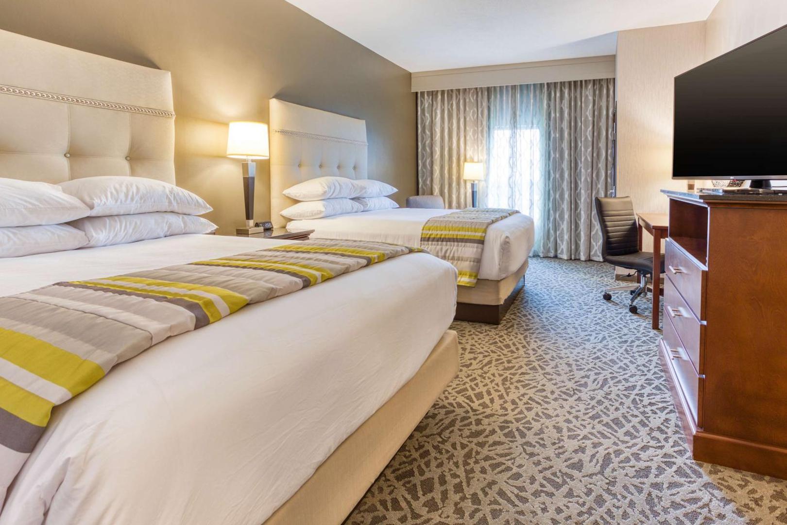 Drury Inn & Suites Cincinnati Northeast Mason